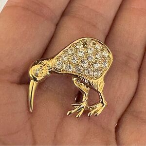 Gold tone kiwi bird rhinestone brooch/pin